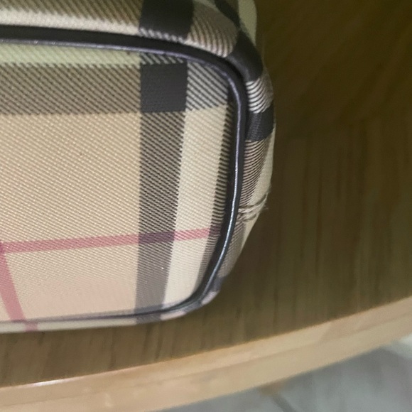 Burberry Beige and Black Check Tote with Wallet - Picture 8 of 14
